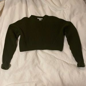 Urban outfitters cropped knit sweater in dark green. Excellent condition
